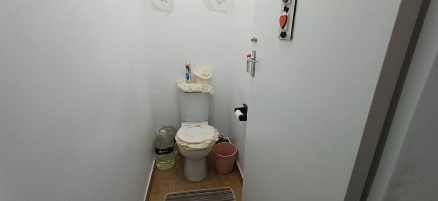 5 Bedroom Property for Sale in Eureka Free State